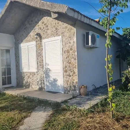 House Near 'plazhi San Pietro' Nyaraló *