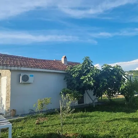 House Near 'plazhi San Pietro' *
